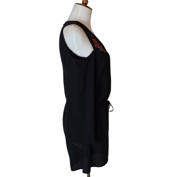 Bebop Long Sleeve Embroidered Rose Black Romper XS Preowned - Picture 5 of 9